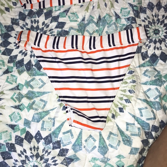 Cupshe striped bikini set size small - Picture 4 of 6